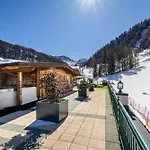 Hotel Alpenrose 4*