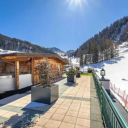 Alpenrose Hotel 4*