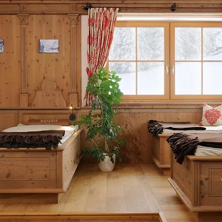 Alpenrose Hotel 4*