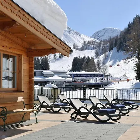 Hotel Alpenrose 4*